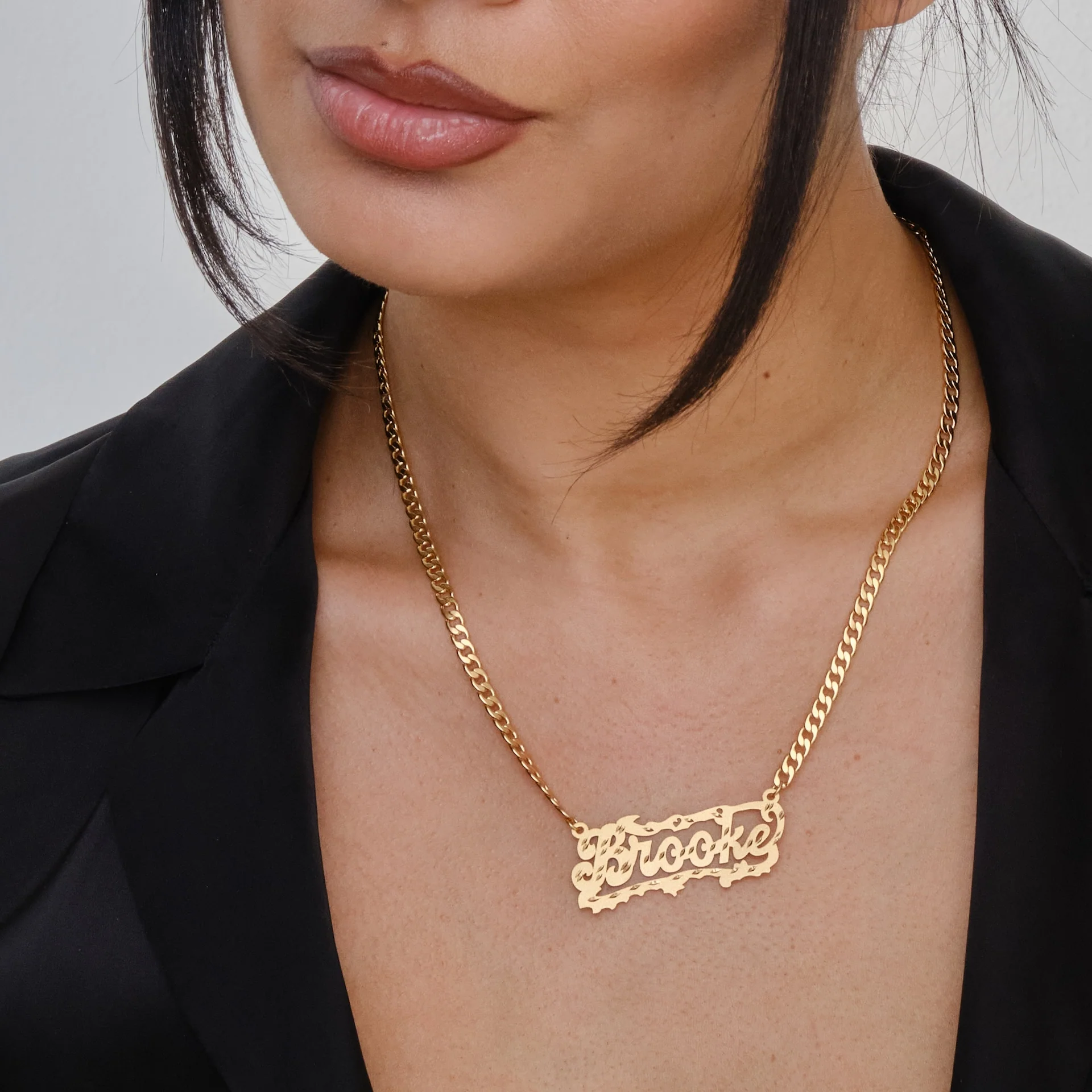 Diamond Cut Golden Lace Name Necklace - Image 3
