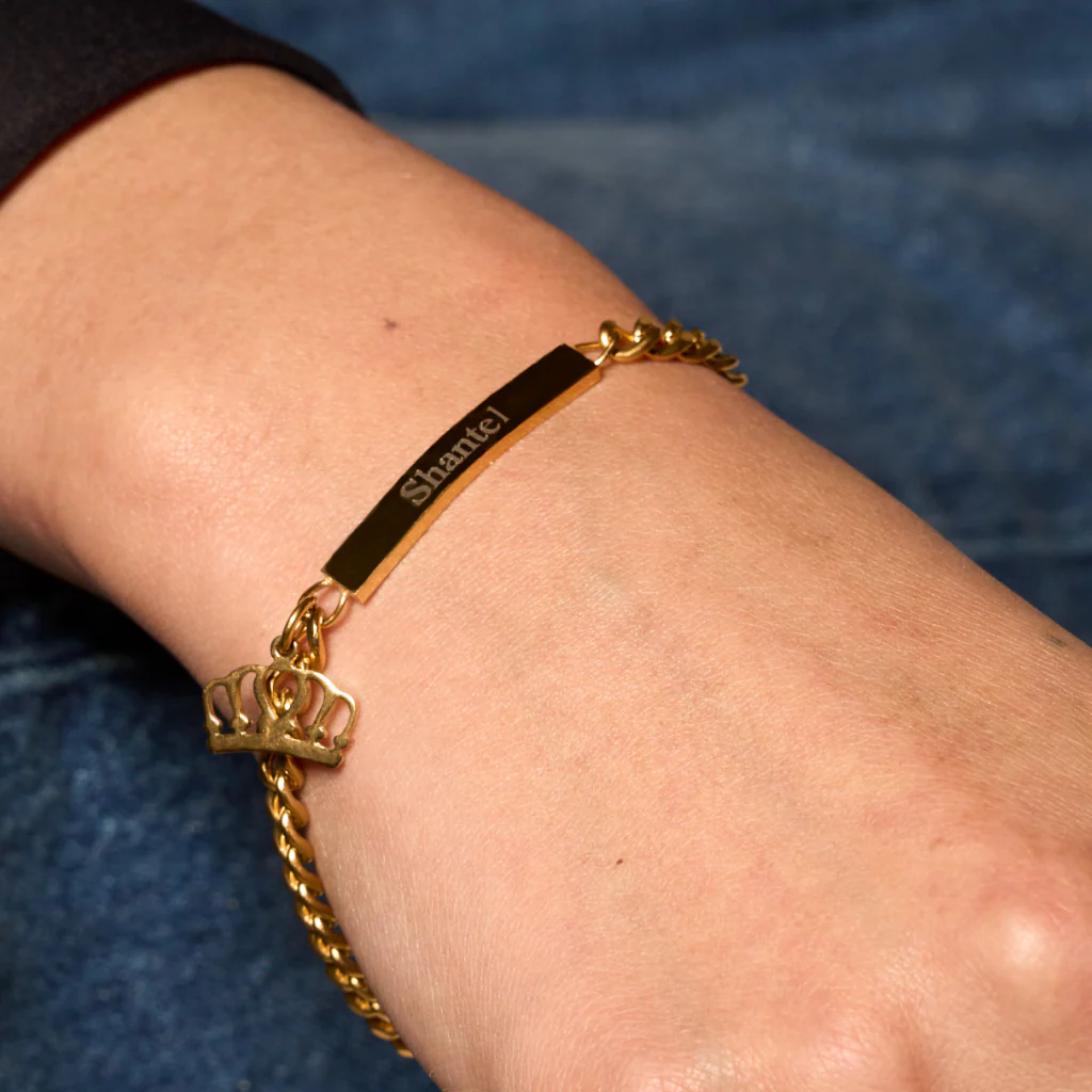 Royal Cuban Engraved Bar Bracelet - Image 3