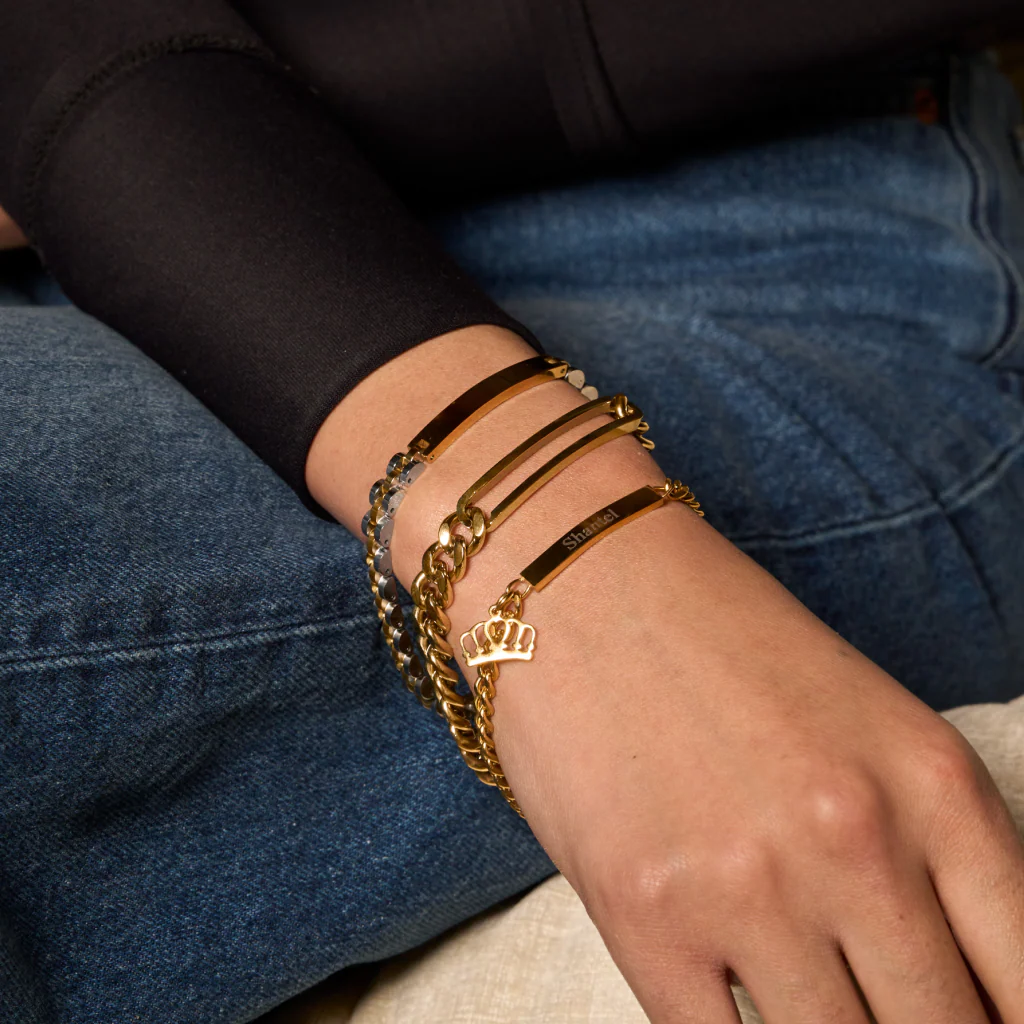 Royal Cuban Engraved Bar Bracelet - Image 4