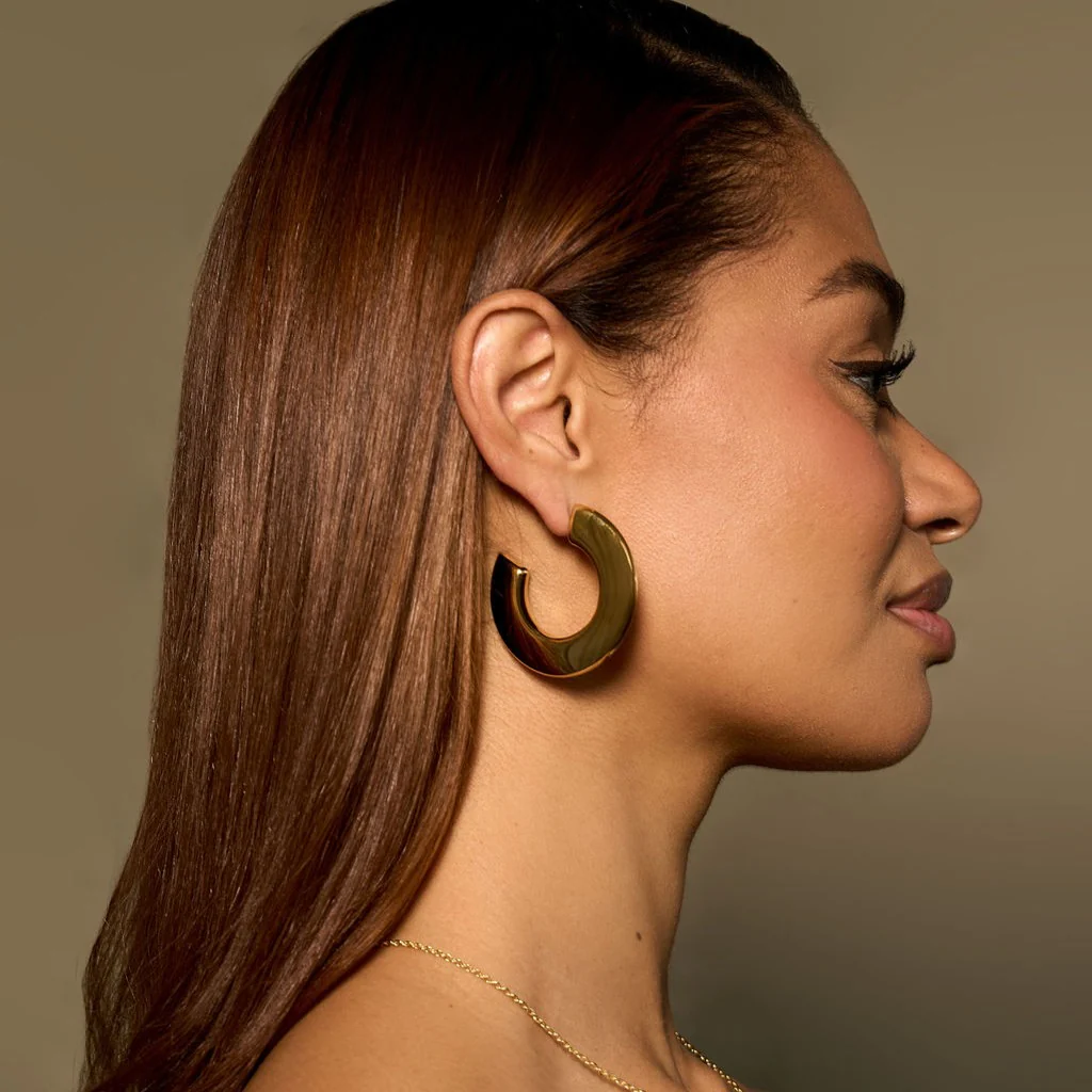 Sleek Arc Hoop Earrings - Image 3